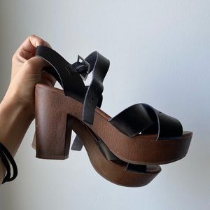 Universal thread black heels